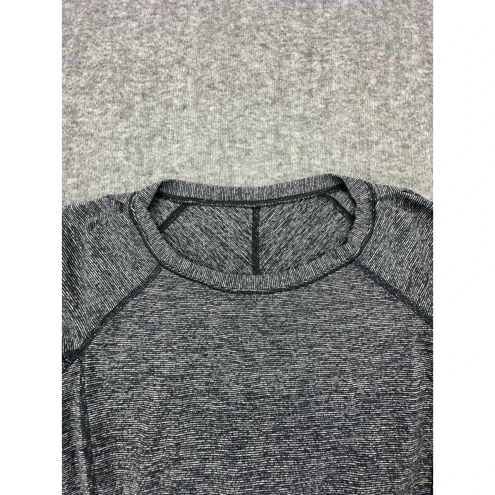 Lululemon Swiftly Tech Long‎ Sleeve Crew Gray Space Dye Size 8